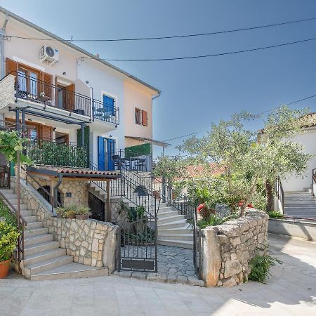 Apartmen Plus U Centru Blizu Plaze Нивице Екстериор снимка