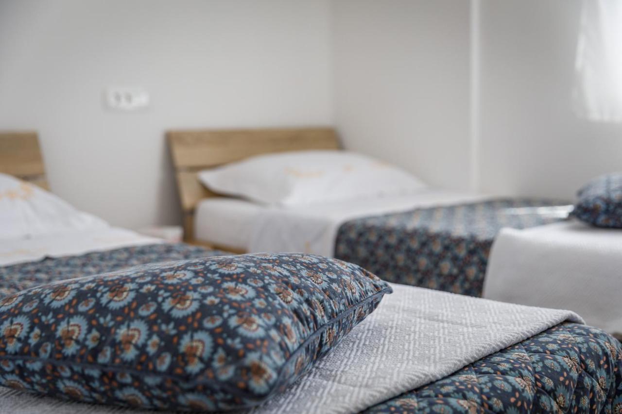 Apartmen Plus U Centru Blizu Plaze Нивице Екстериор снимка