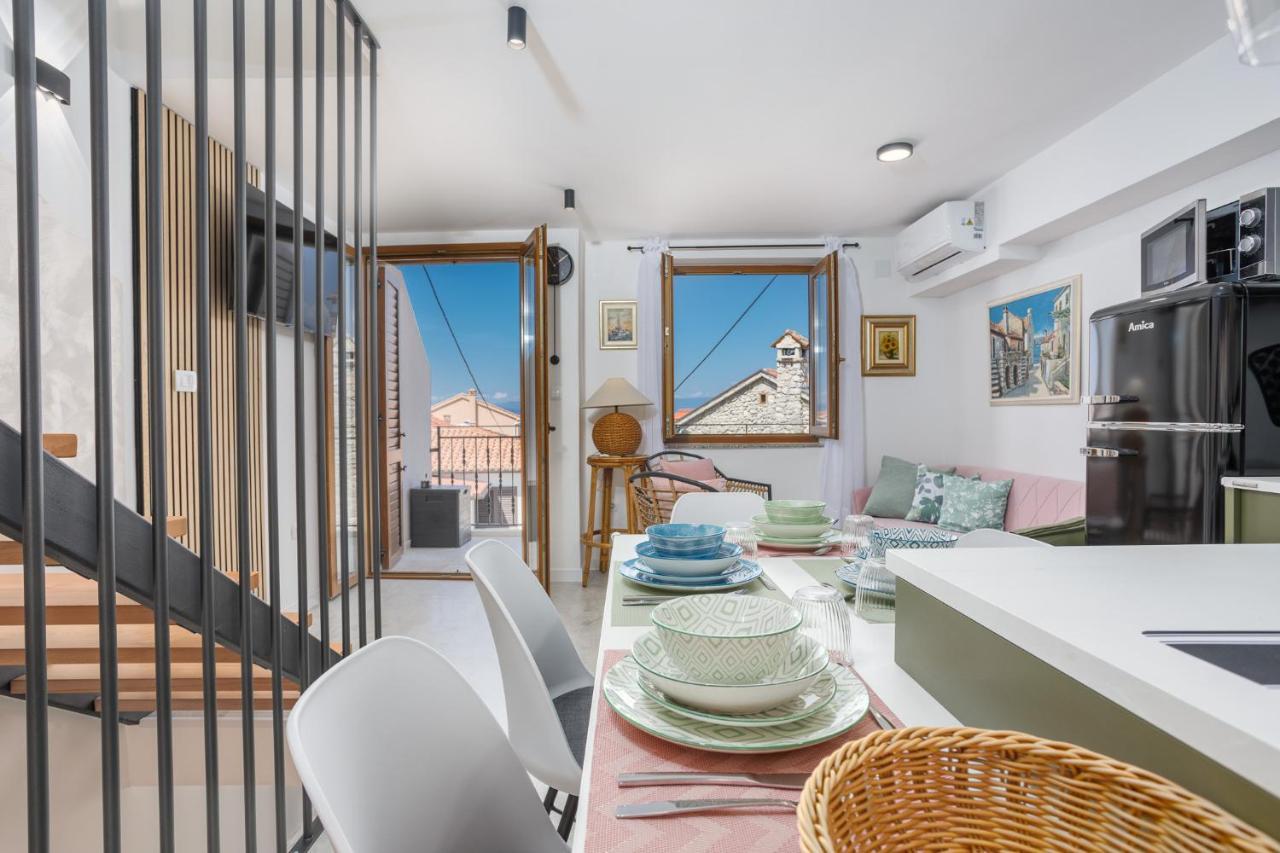 Apartmen Plus U Centru Blizu Plaze Нивице Екстериор снимка