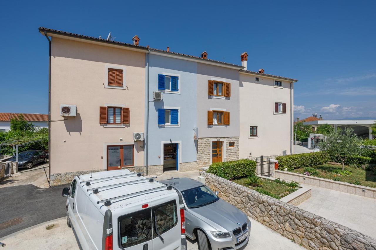 Apartmen Plus U Centru Blizu Plaze Нивице Екстериор снимка