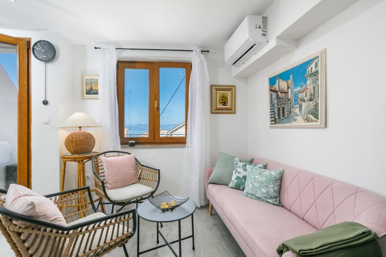 Apartmen Plus U Centru Blizu Plaze Нивице Екстериор снимка