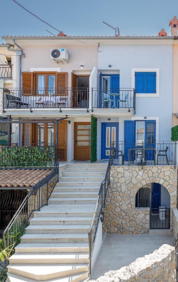 Apartmen Plus U Centru Blizu Plaze Нивице Екстериор снимка