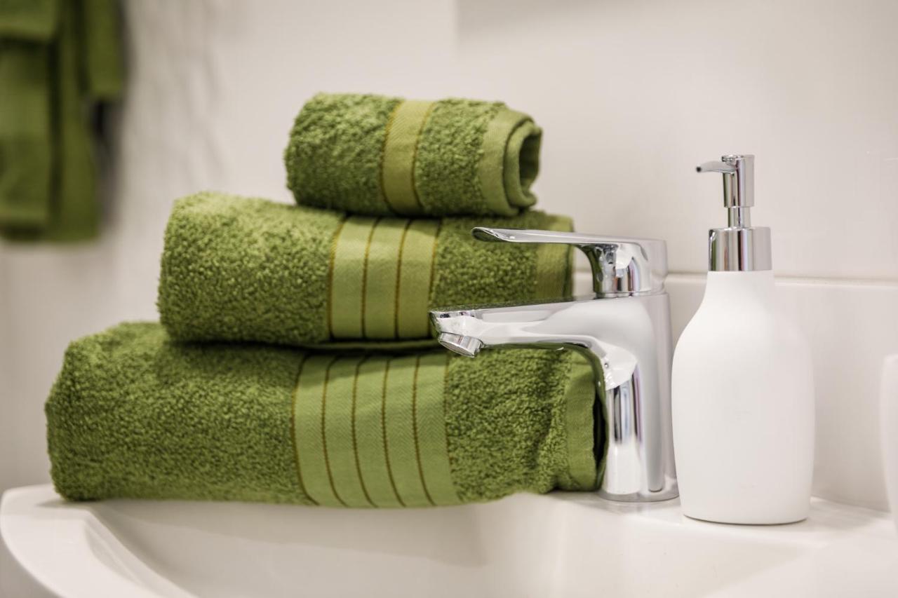 Apartmen Plus U Centru Blizu Plaze Нивице Екстериор снимка